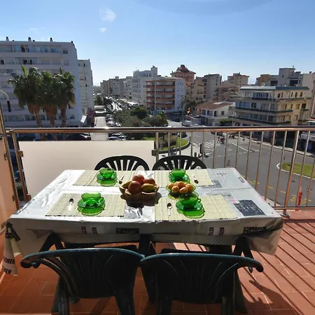 Appartement Rnet - 5-4-13 *