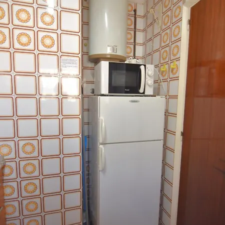 Appartement Rnet - 5-4-13 *